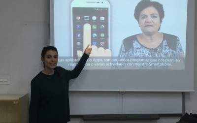 Tecnología en el aula.  Seguridad en Internet y cursos sobre manejo de Smartphone.